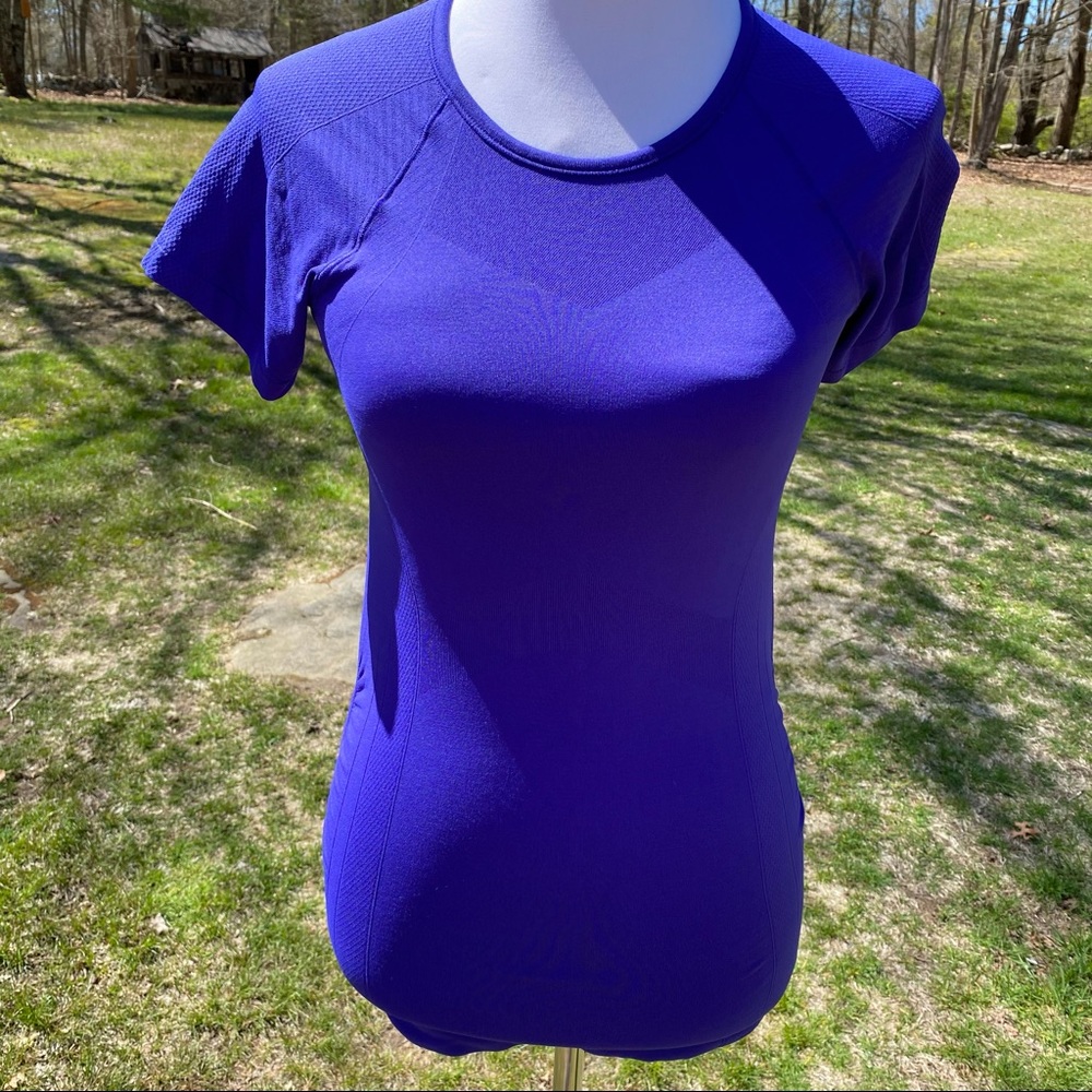 ATHLETA TOP TEE SHORT SLEEVE BLUE STRETCH Size SMALL